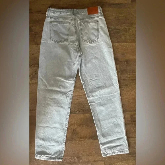 Princess Polly Y2K Light Wash baggy Straight Leg Denim Jeans Size 8 - Picture 4 of 5